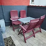 Mary Haus In Biebertal-bieber, 4 Und 8 Betten, 1 App, Mit 3 Zimmer, 6 Betten, Bad, 1 App, Mit 1 Zimmer, 2 Betten, Bad, Naehe Und Wetzlar, Mit Kueche, Wlan, Parkplatz * Gießen