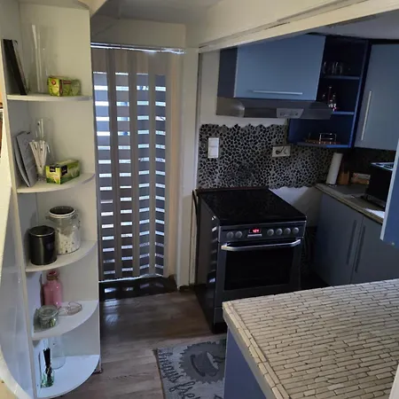 Mary Haus In Biebertal-bieber, 4 Und 8 Betten, 1 App, Mit 3 Zimmer, 6 Betten, Bad, 1 App, Mit 1 Zimmer, 2 Betten, Bad, Mit Kueche, Wlan, Parkplatz, Naehe Und Wetzlar Gießen
