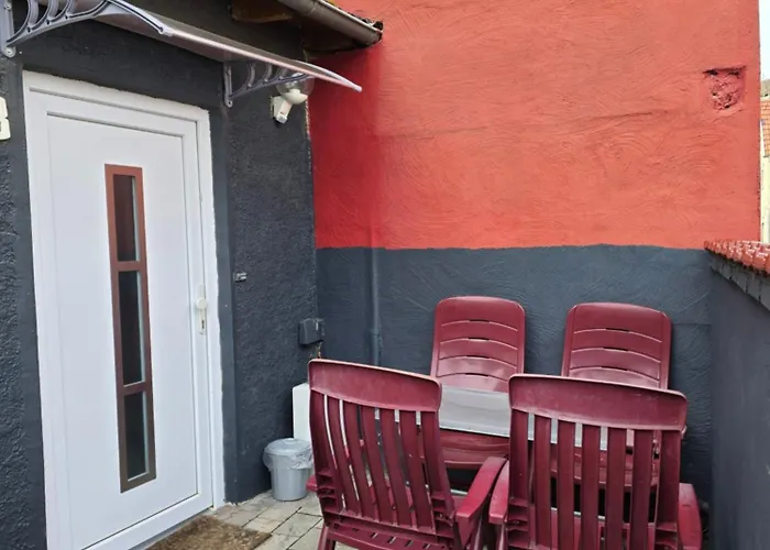 Mary Haus In Biebertal-bieber, 1apartament Mit 1 Zimmer,2 Betten,bad, 1apartment Mit 3 Zimmer, 6 Betten,bad, In Nahe Und Wetzlar,mit Kueche,wlan,parkplatz شقة Gießen